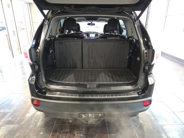 Used 2016 Toyota Highlander XLE image 6