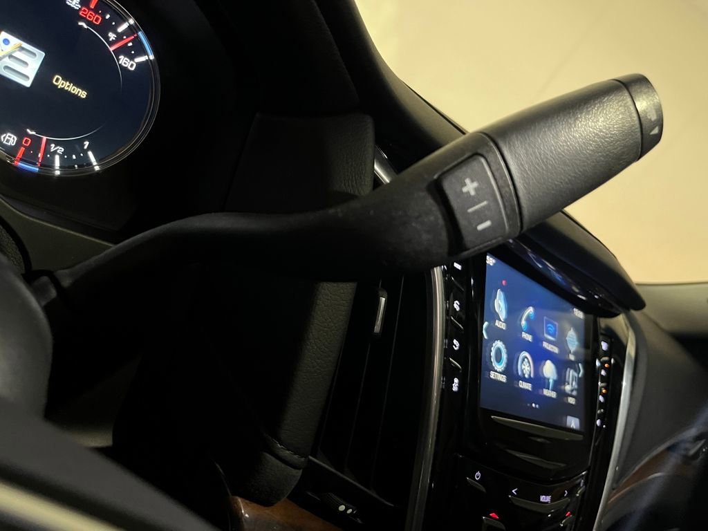Used 2020 Cadillac Escalade Premium Luxury image 23