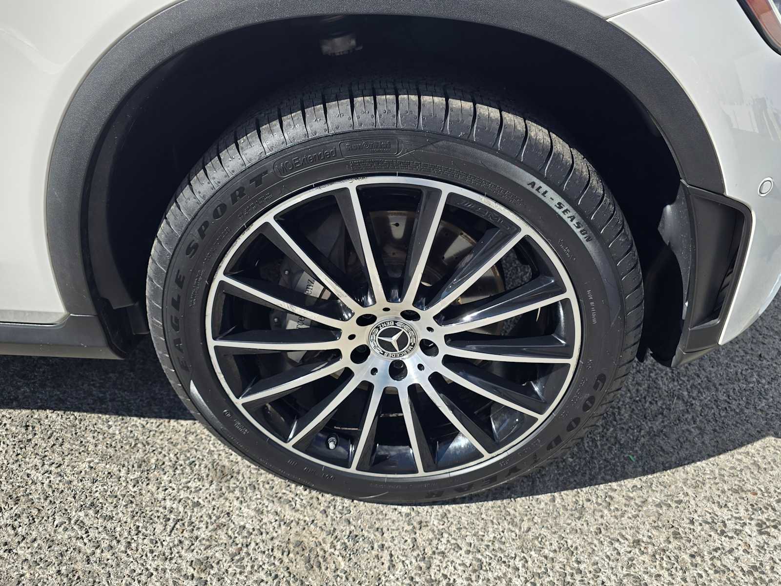 Used 2023 Mercedes-Benz GLC 300 4MATIC Coupe image 9