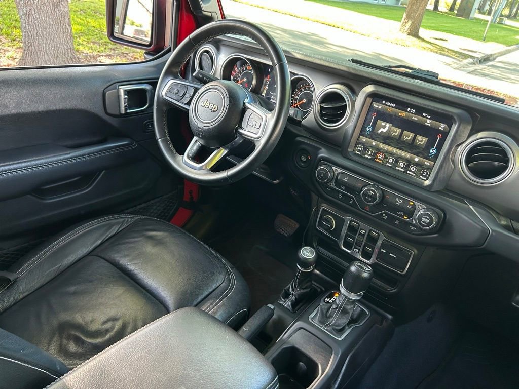 Used 2018 Jeep Wrangler Unlimited Sahara AWD/4WD image 10