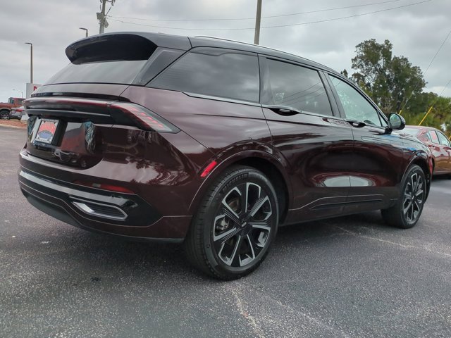 Used 2025 Lincoln Nautilus Reserve image 4