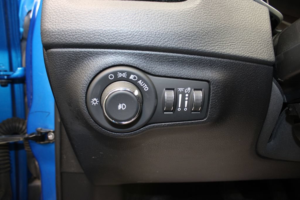 Used 2020 Jeep Compass Limited AWD/4WD image 24