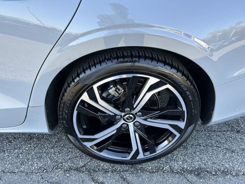 Certified 2025 Volvo S60 B5 Ultra AWD/4WD image 11
