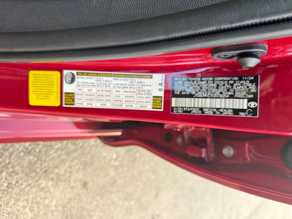 Used 2025 Toyota Corolla LE image 27