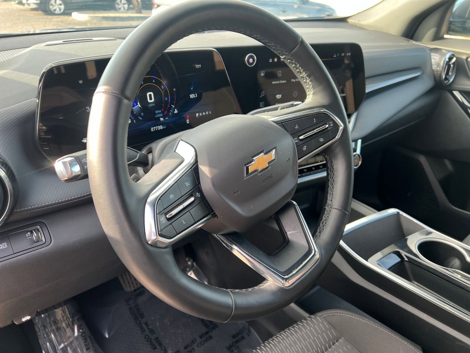 Used 2025 Chevrolet Equinox LT image 28