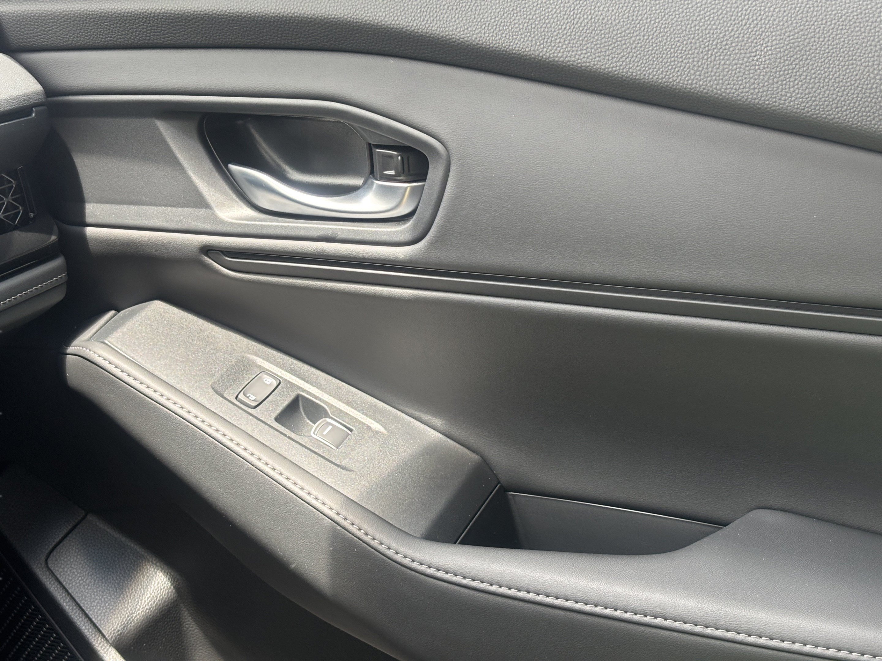 Used 2025 Honda Accord Sport image 11