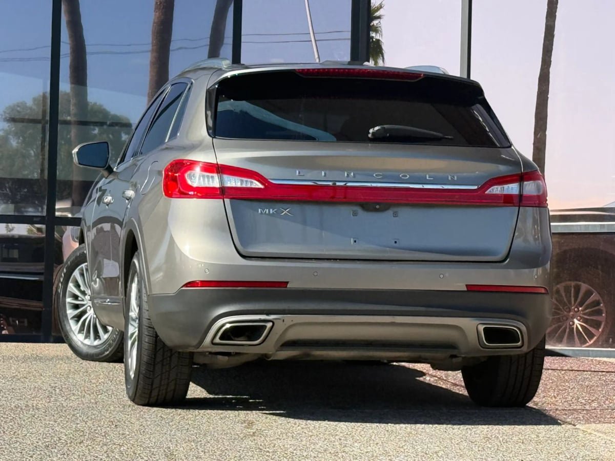 Used 2016 Lincoln MKX Select w/ Select Plus Package FWD image 8