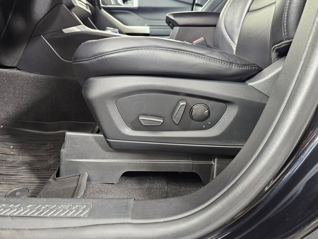 Used 2021 Ford Explorer XLT w/ Equipment Group 202A image 27