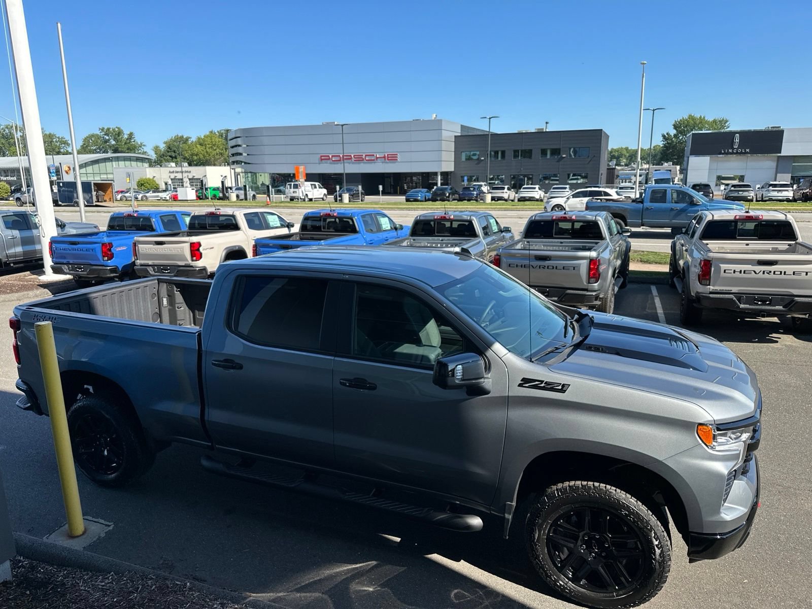 New 2026 Chevrolet Silverado 1500 LT Trail Boss w/ Safety Package AWD/4WD image 4