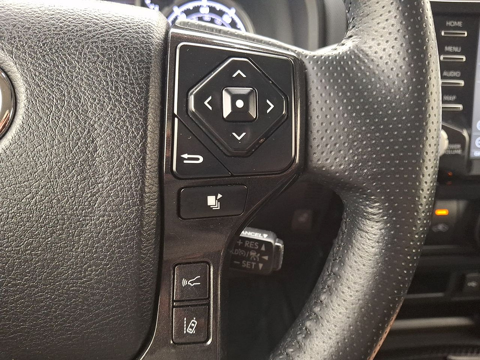 Certified 2024 Toyota 4Runner TRD Off-Road Premium AWD/4WD image 18