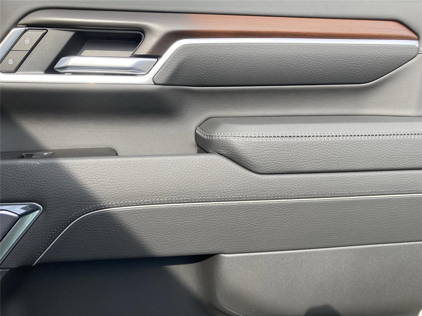 New 2026 GMC Sierra 2500 Denali w/ Denali Reserve Package image 15