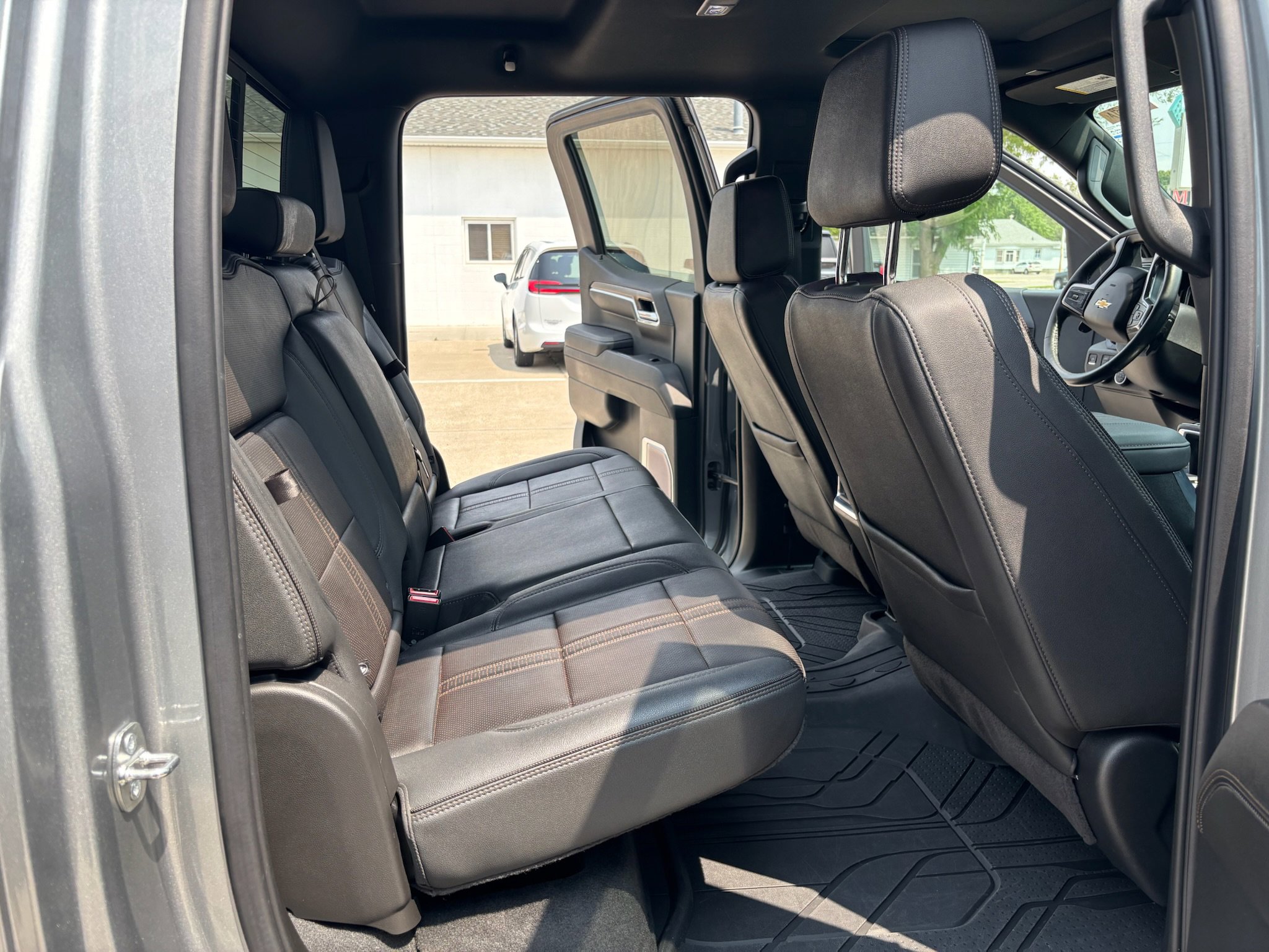 Used 2023 Chevrolet Silverado 1500 High Country w/ High Country Premium Package image 31