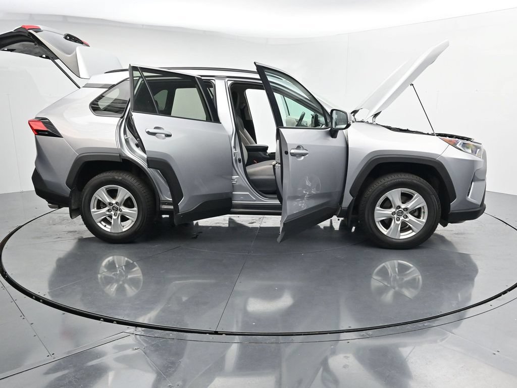 Used 2021 Toyota RAV4 XLE AWD/4WD image 45