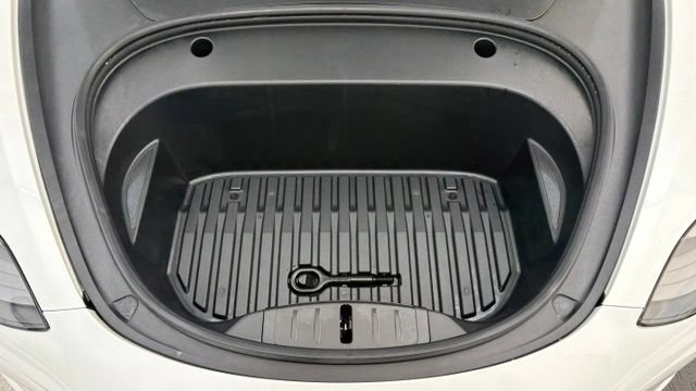 Used 2021 Tesla Model 3 Standard Range Plus RWD image 9
