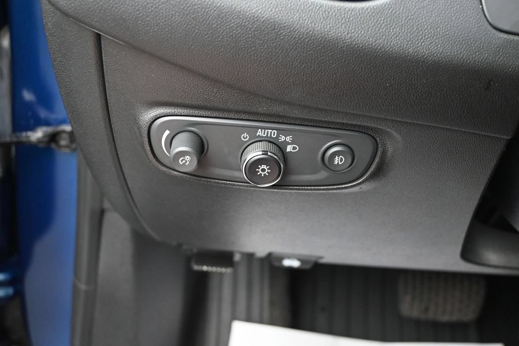 Used 2020 Chevrolet Equinox LT w/ Driver Convenience Package FWD image 25