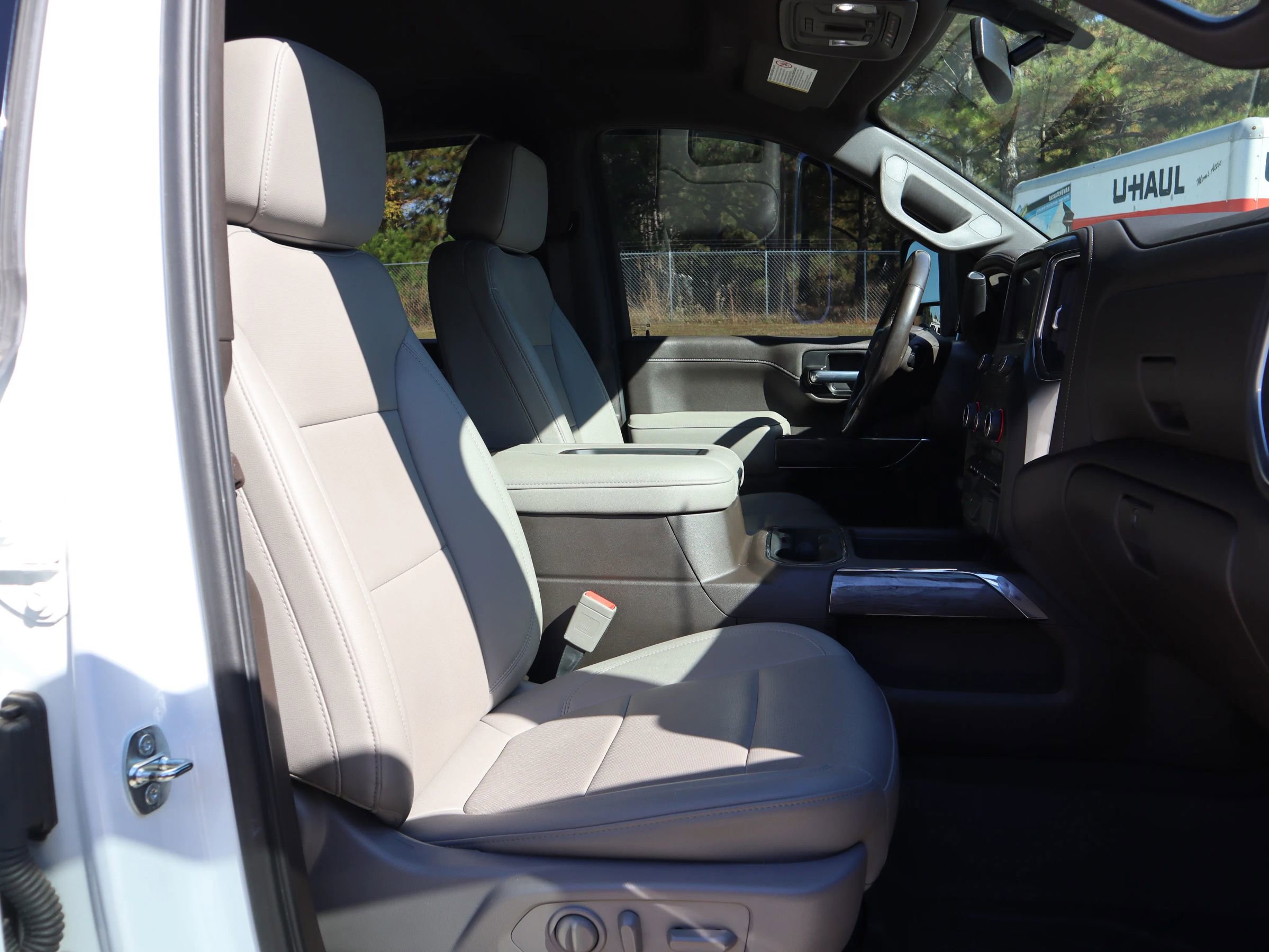 Used 2021 Chevrolet Silverado 2500 LTZ w/ LTZ Convenience Package image 33