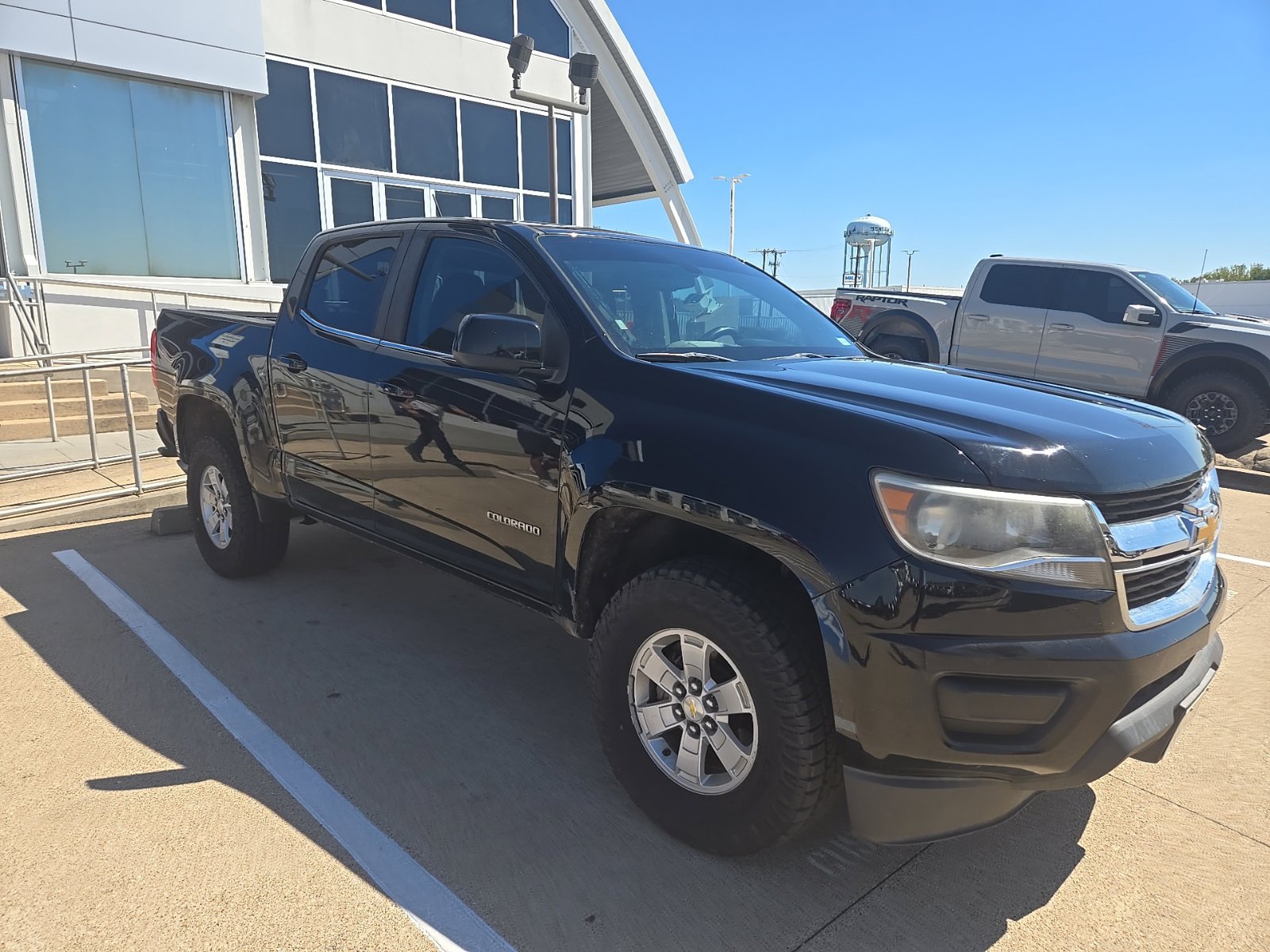 Used 2018 Chevrolet Colorado W/T w/ WT Convenience Package RWD image 3