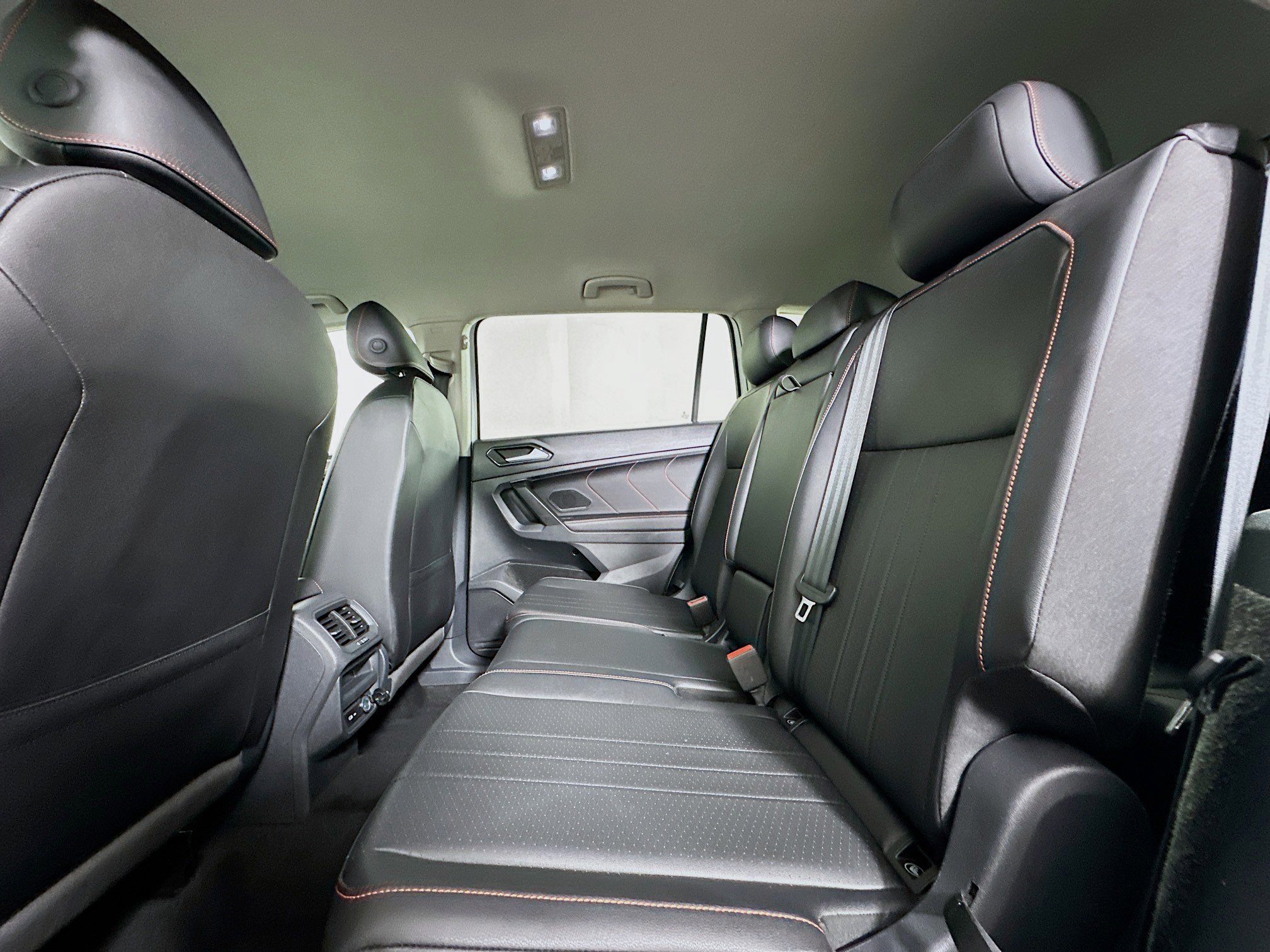 Used 2024 Volkswagen Tiguan Wolfsburg Edition image 27