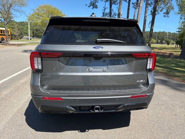 Used 2025 Ford Explorer ST-Line image 4