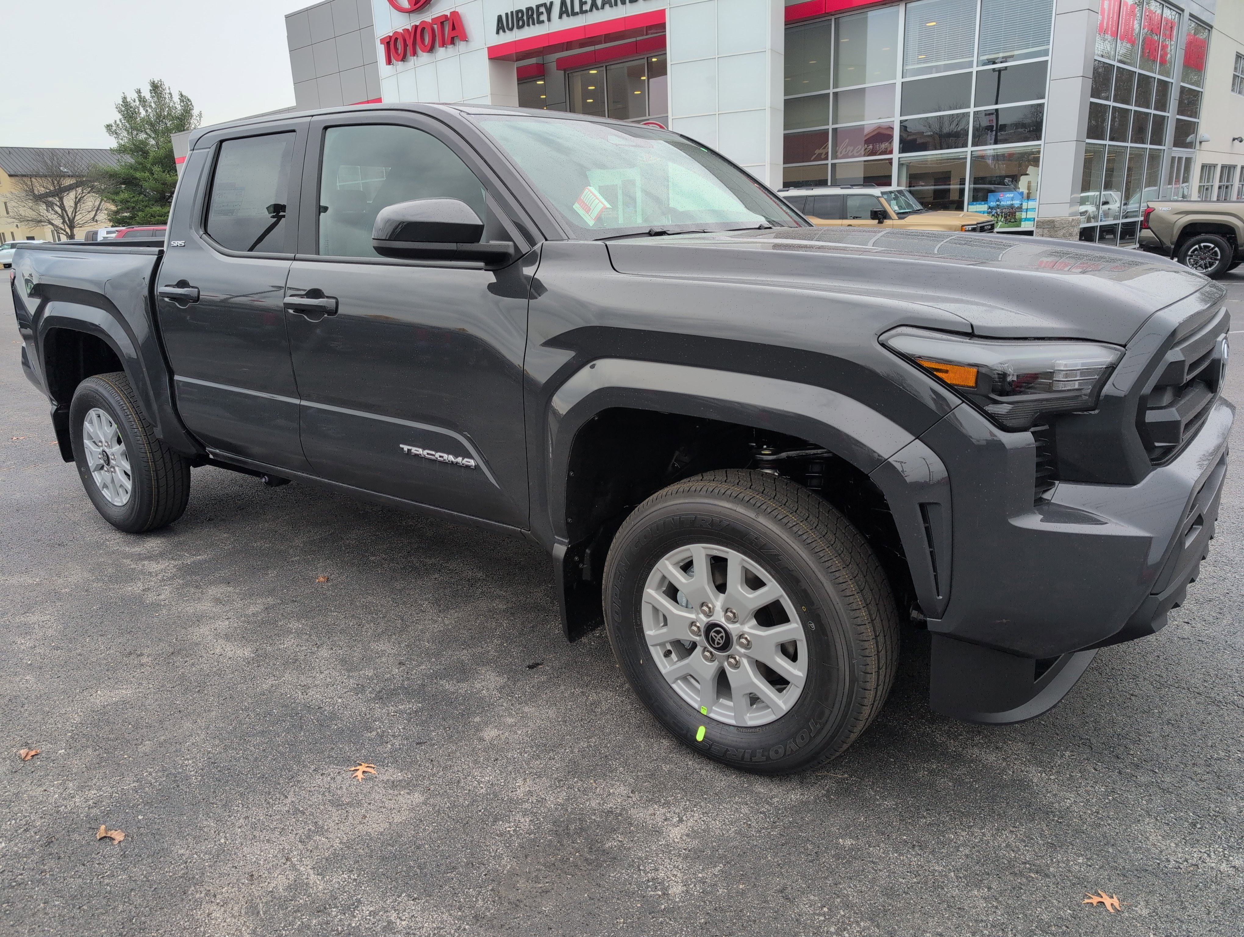 New 2025 Toyota Tacoma SR5