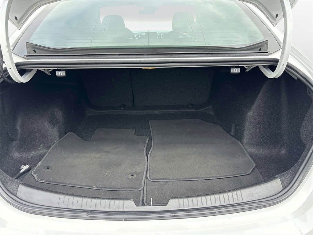 Used 2023 Chevrolet Malibu LT image 12