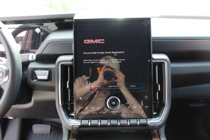 New 2026 GMC Yukon XL Denali w/ Denali Reserve Package AWD/4WD image 15