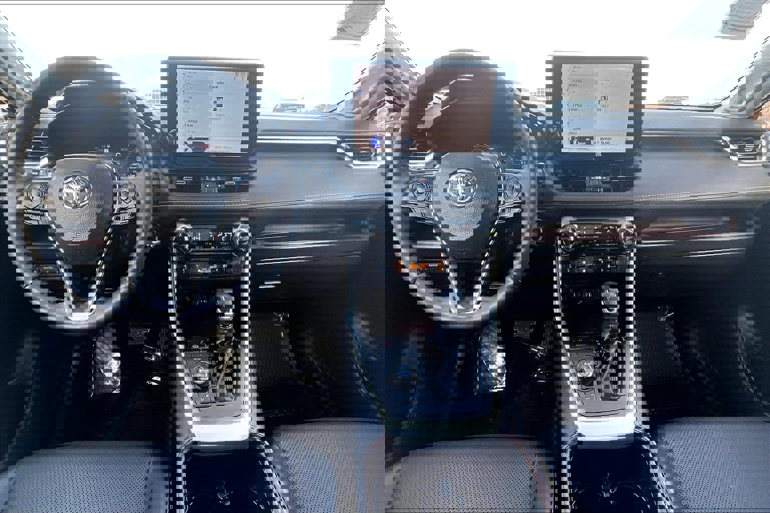 Used 2025 Toyota RAV4 Limited image 14