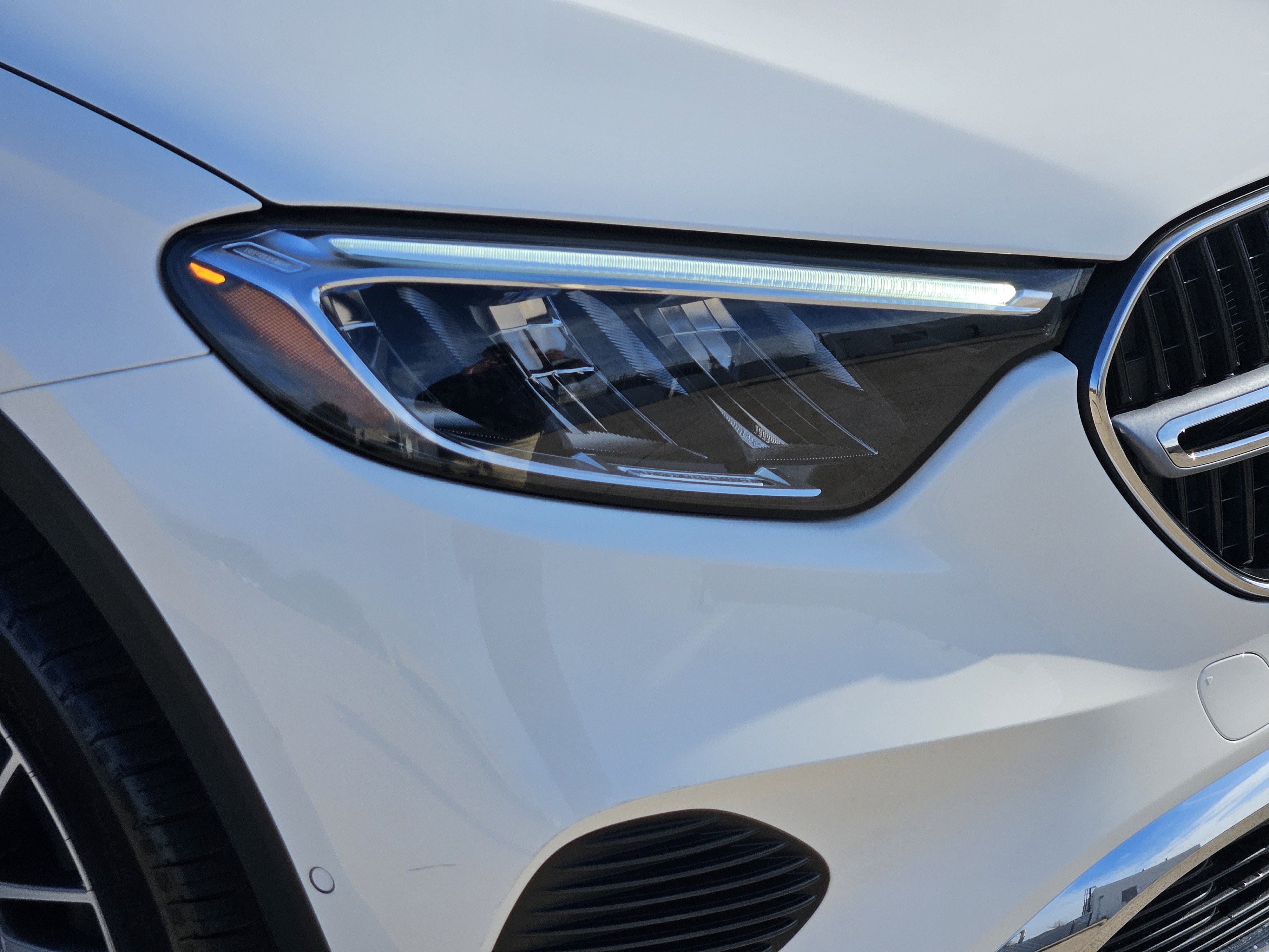 Certified 2025 Mercedes-Benz GLC 300 image 12