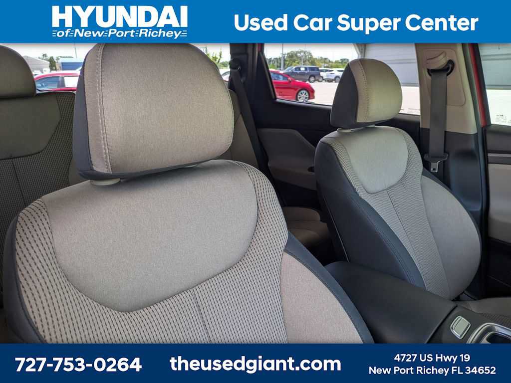 Used 2023 Hyundai Santa Fe SEL FWD image 6