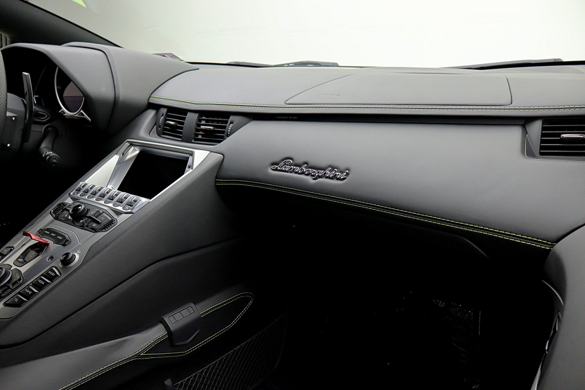 Used 2016 Lamborghini Aventador LP 700-4 image 40