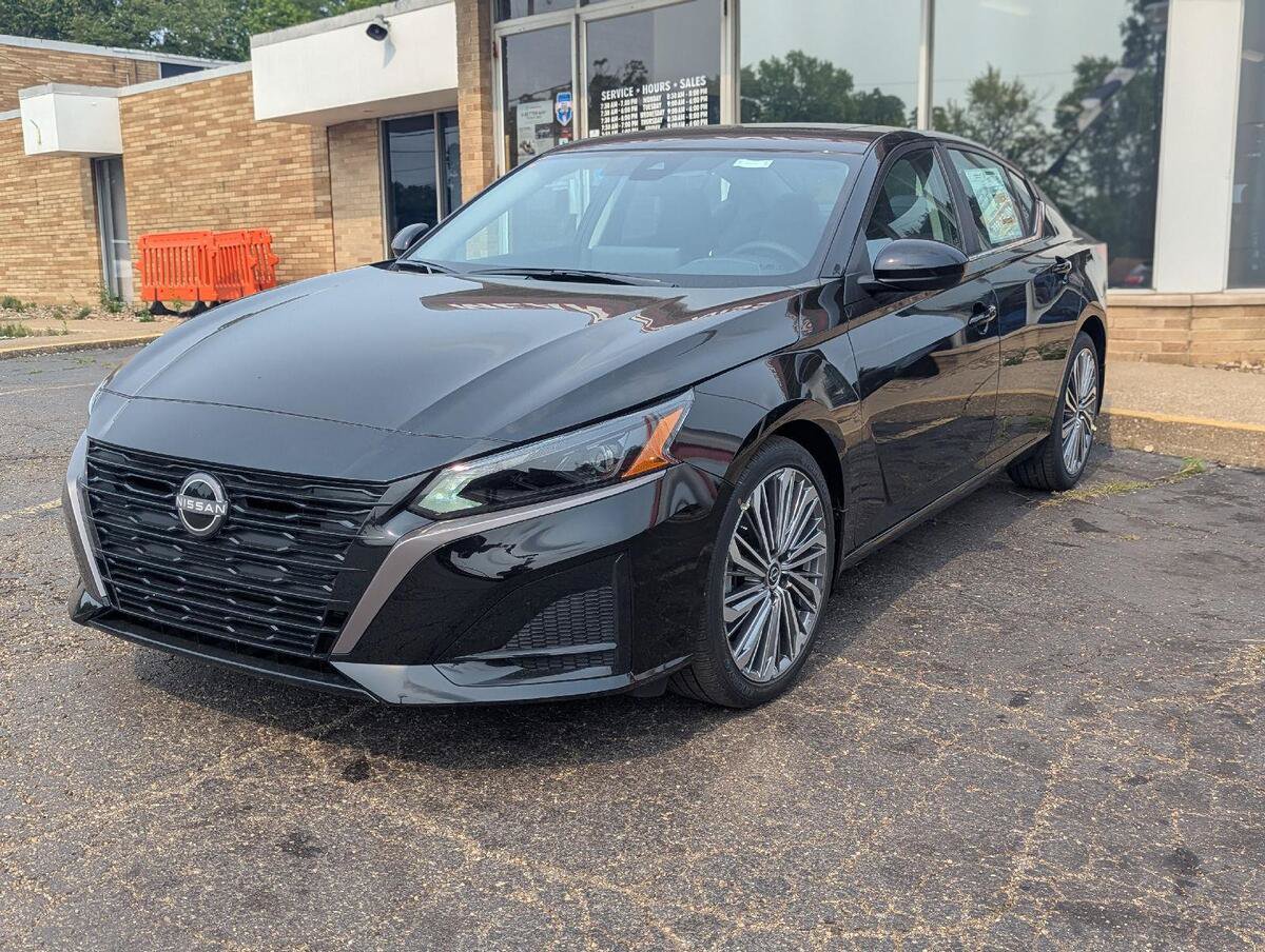 New 2026 Nissan Altima 2.5 SV w/ SV Premium Package FWD image 3