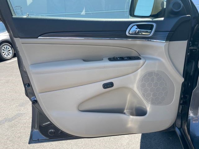 Certified 2021 Jeep Grand Cherokee Limited AWD/4WD image 36