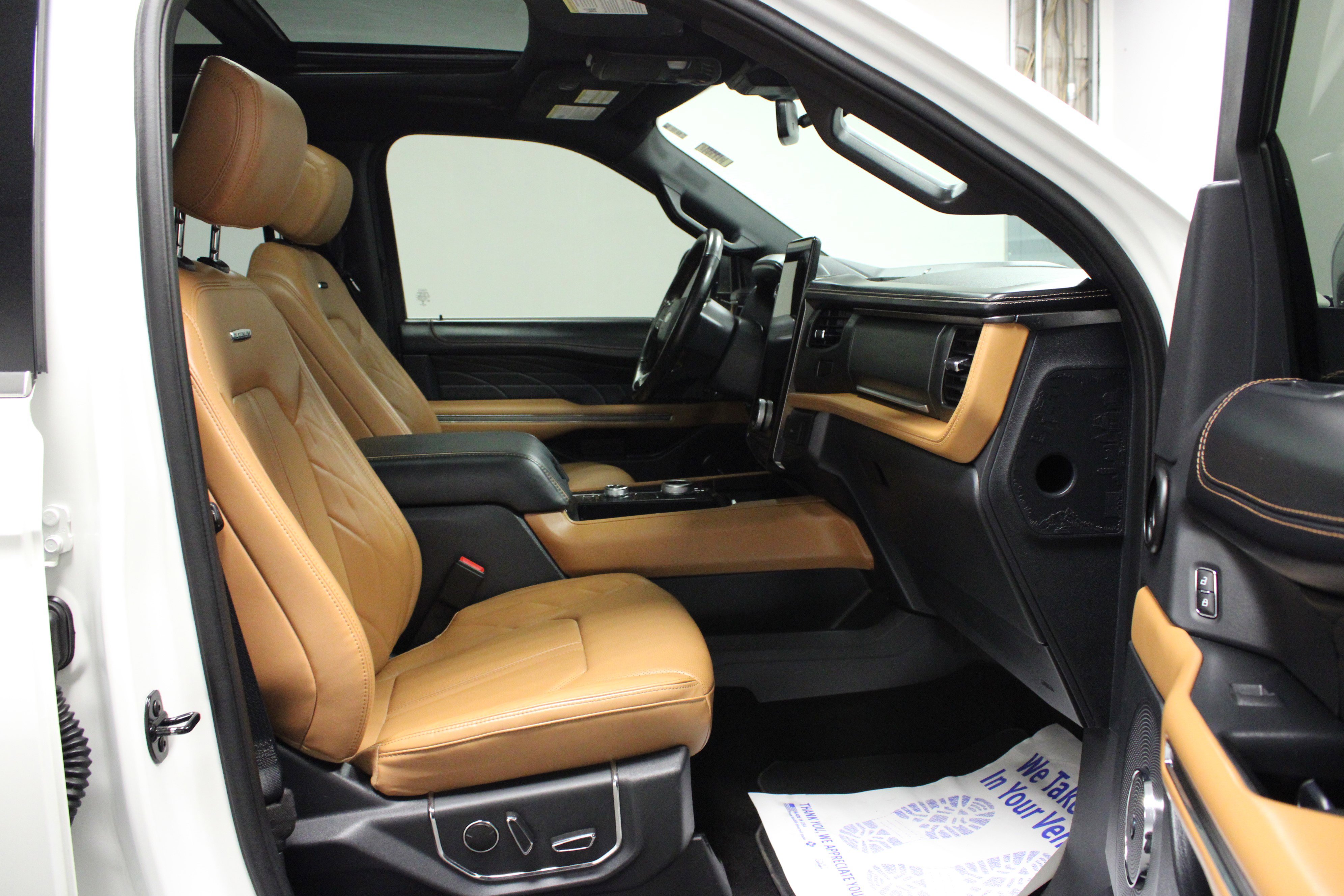 Used 2022 Ford Expedition Platinum image 17