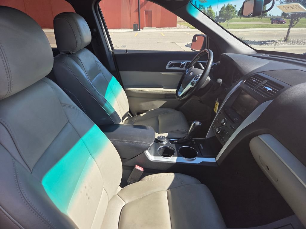 Used 2013 Ford Explorer XLT AWD/4WD image 34