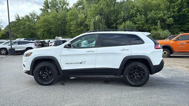 Certified 2022 Jeep Cherokee Latitude w/ Sun & Sound Group AWD/4WD image 4