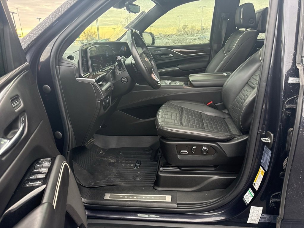 Certified 2022 Cadillac Escalade Premium Luxury Platinum image 7