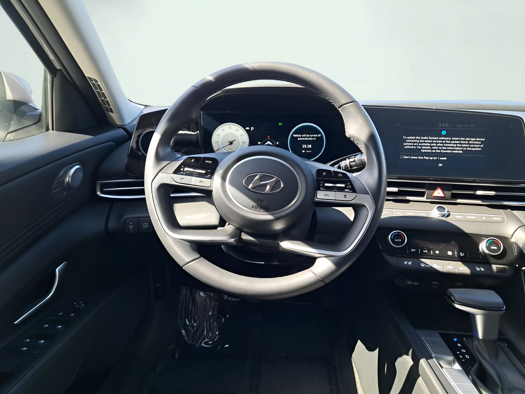 Used 2023 Hyundai Elantra Limited FWD image 23