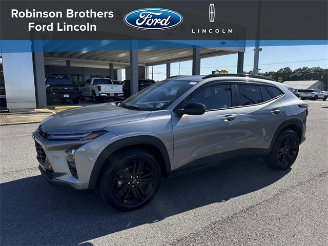 Used 2025 Chevrolet Trax ACTIV w/ Driver Confidence Package