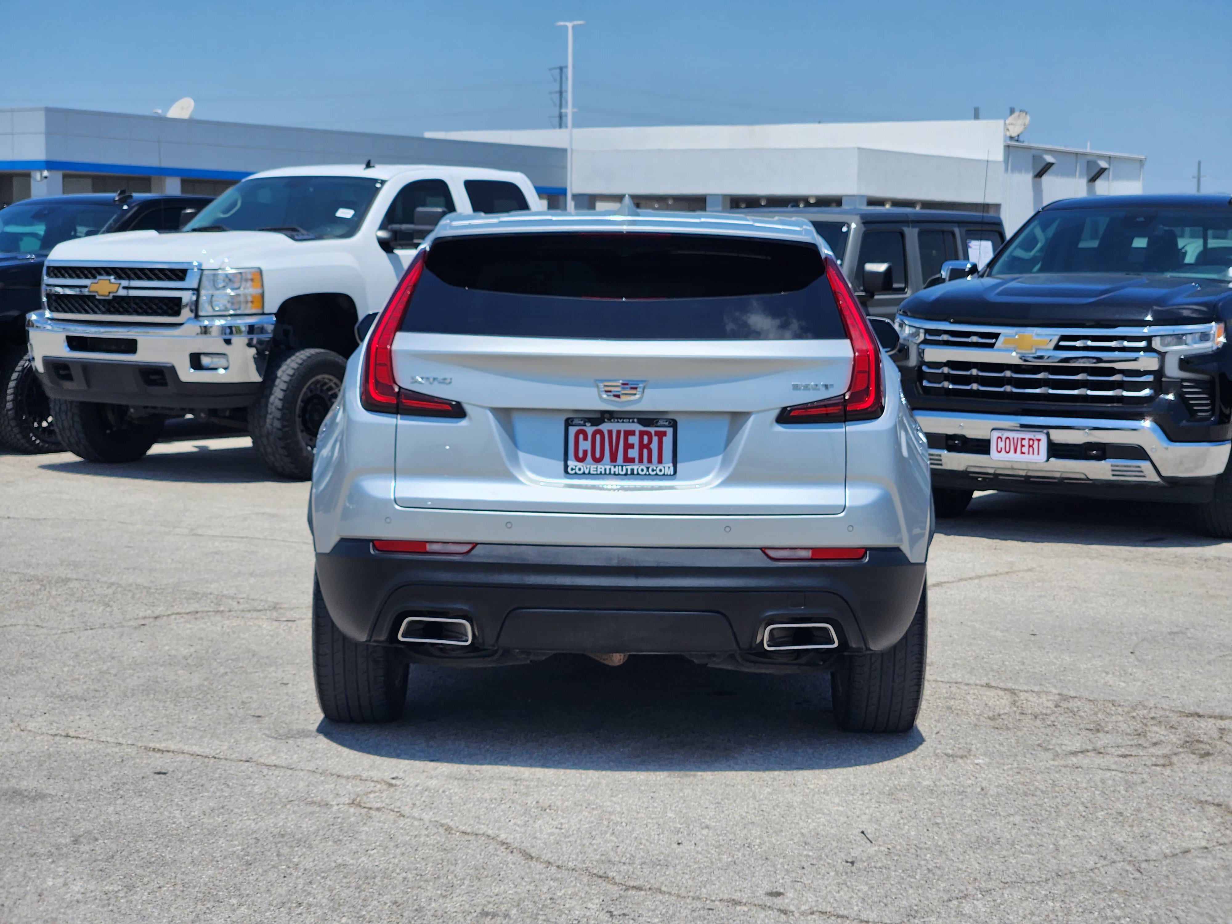 Used 2021 Cadillac XT4 Luxury w/ Cold Weather Package FWD image 6