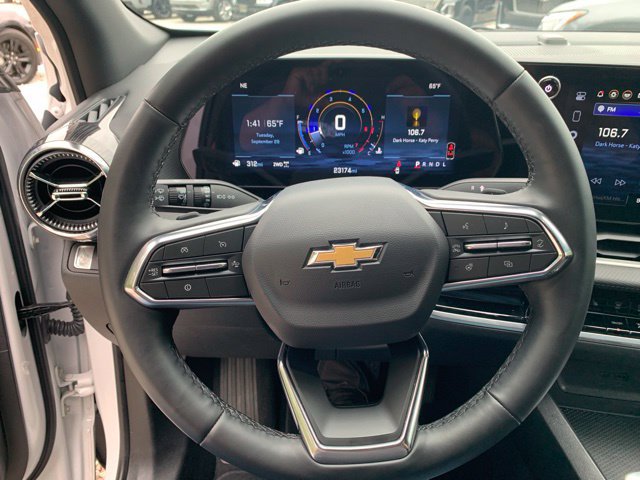 Used 2026 Chevrolet Equinox LT AWD/4WD image 26