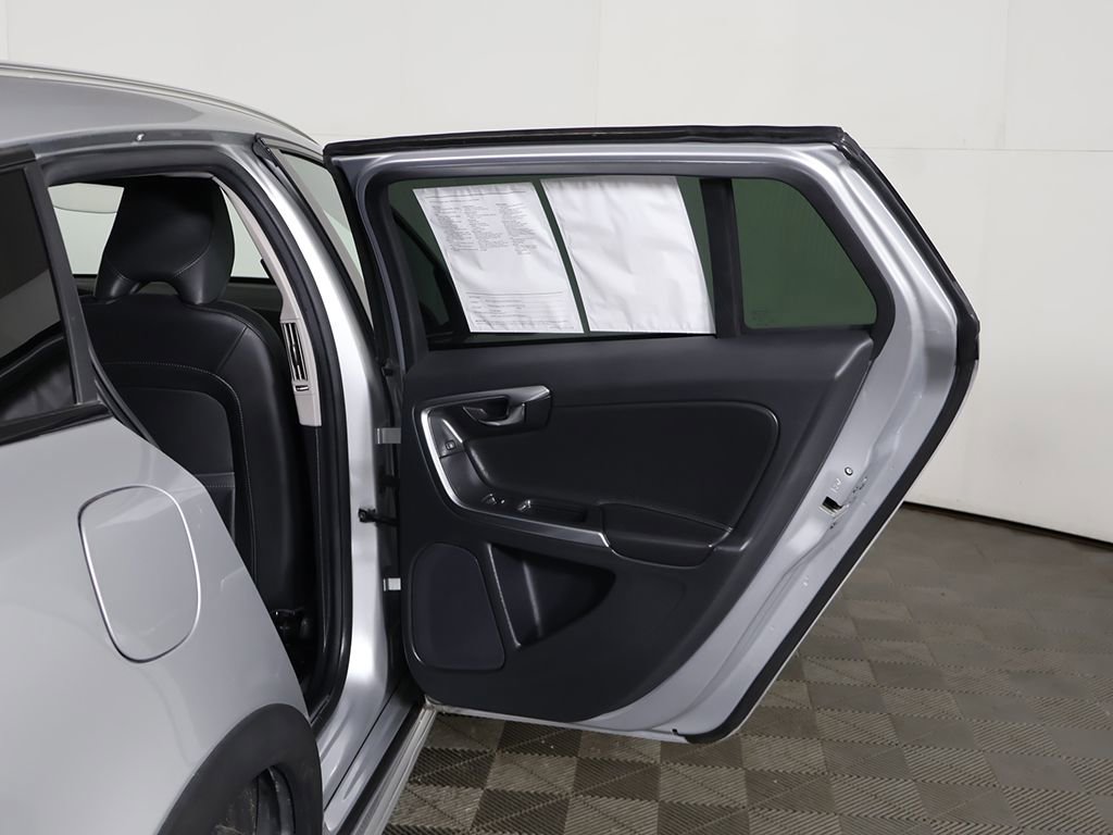 Used 2018 Volvo V60 T5 Cross Country w/ Convenience Package image 23