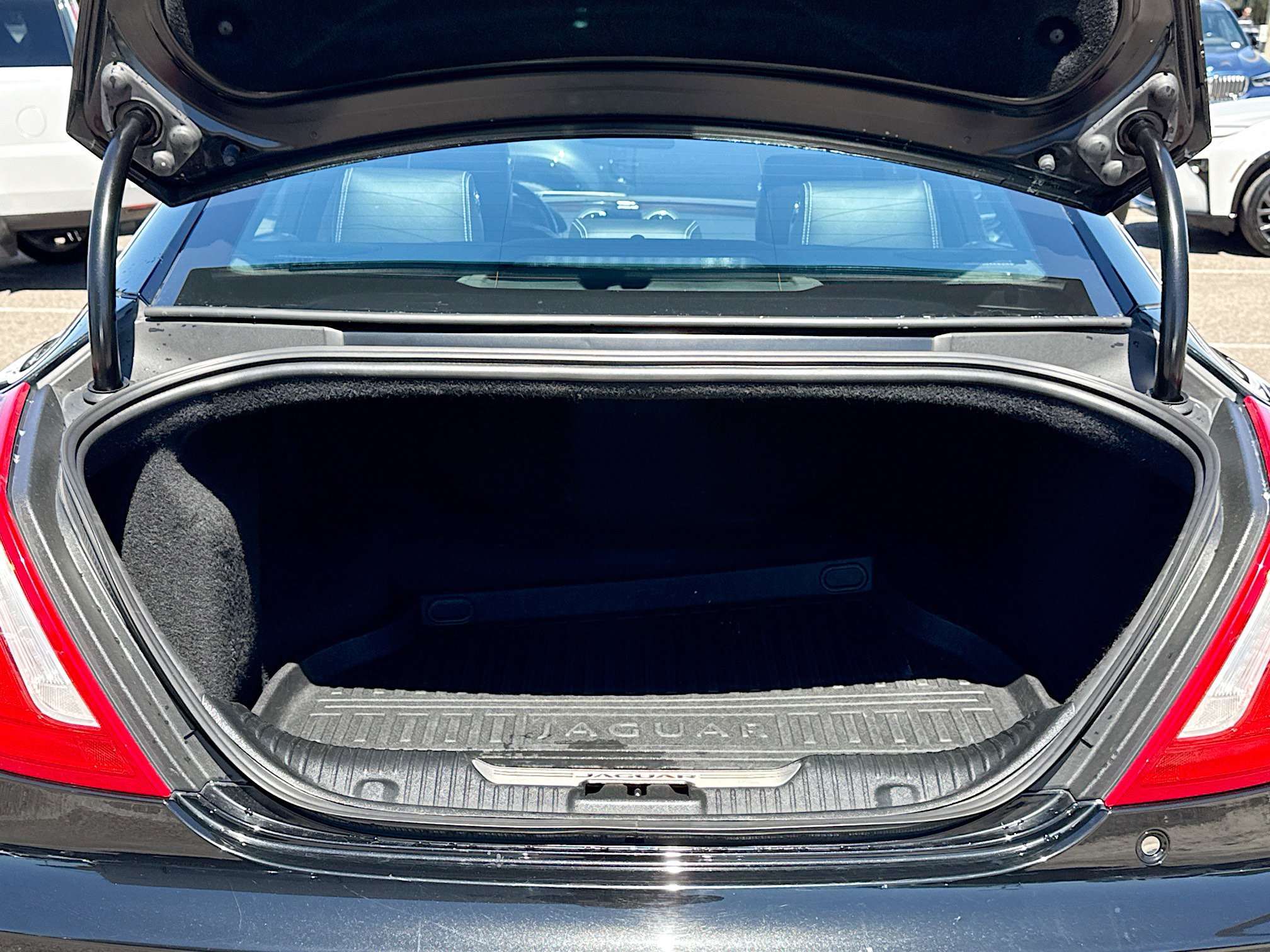 Used 2017 Jaguar XJ L Portfolio image 11