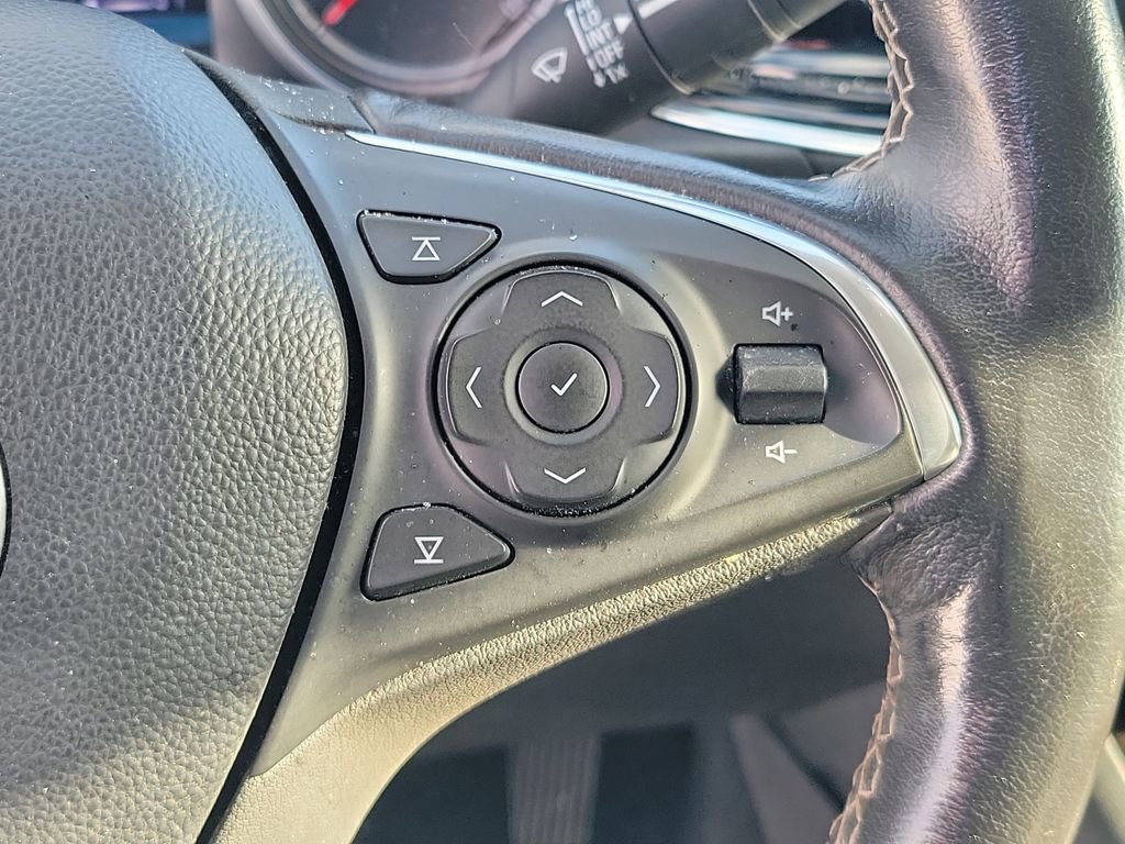 Used 2018 Buick Regal Preferred w/ Sights and Sounds Package image 16