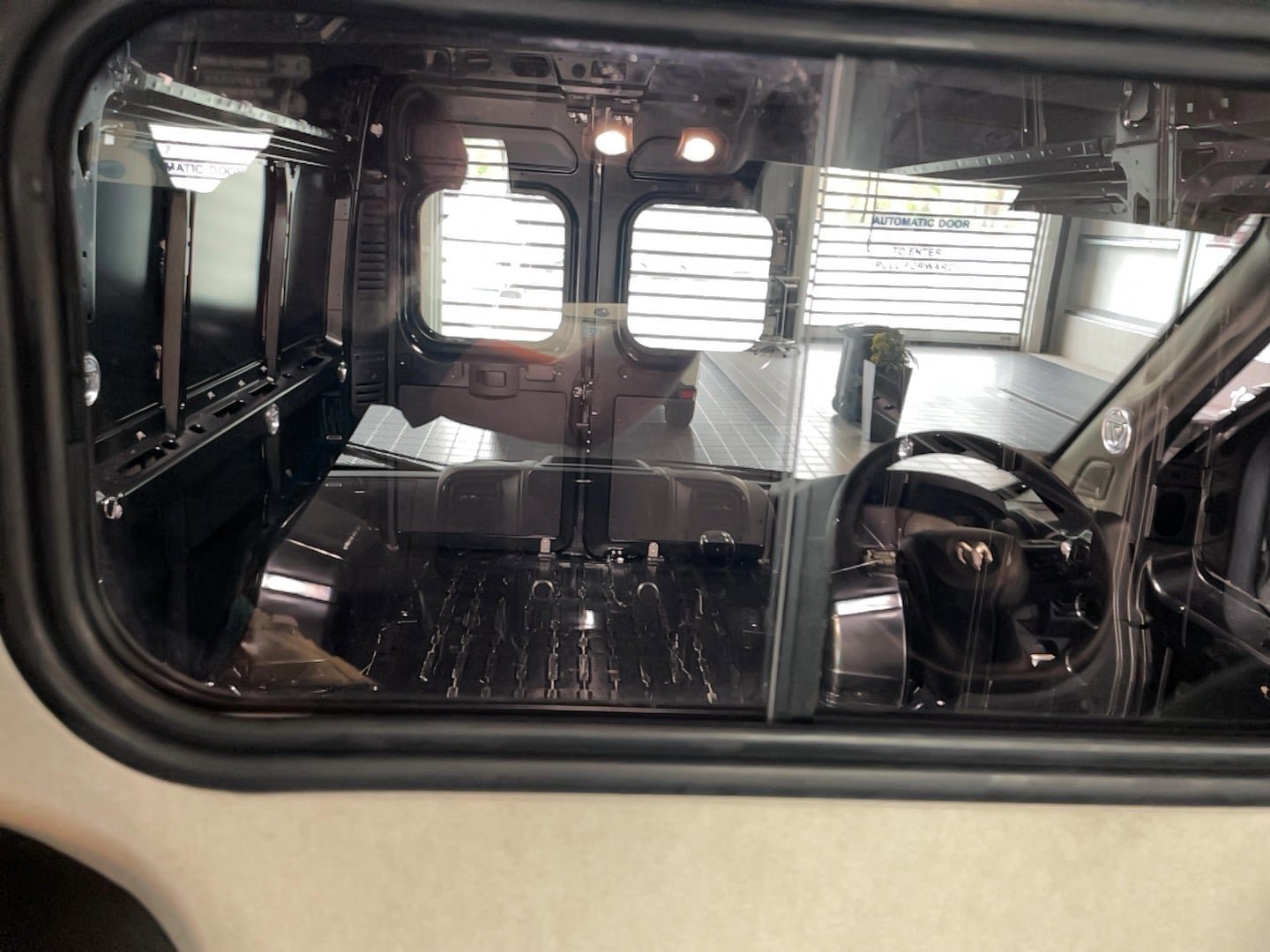 Used 2023 RAM ProMaster 2500 FWD image 9