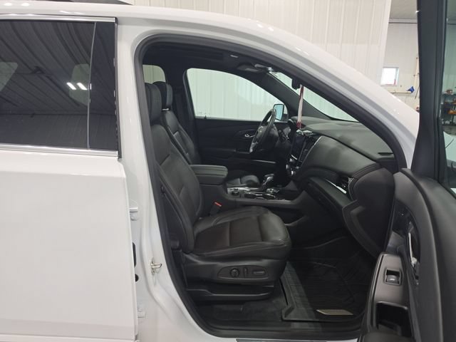 Used 2023 Chevrolet Traverse High Country w/ LPO, Floor Liner Package AWD/4WD image 34