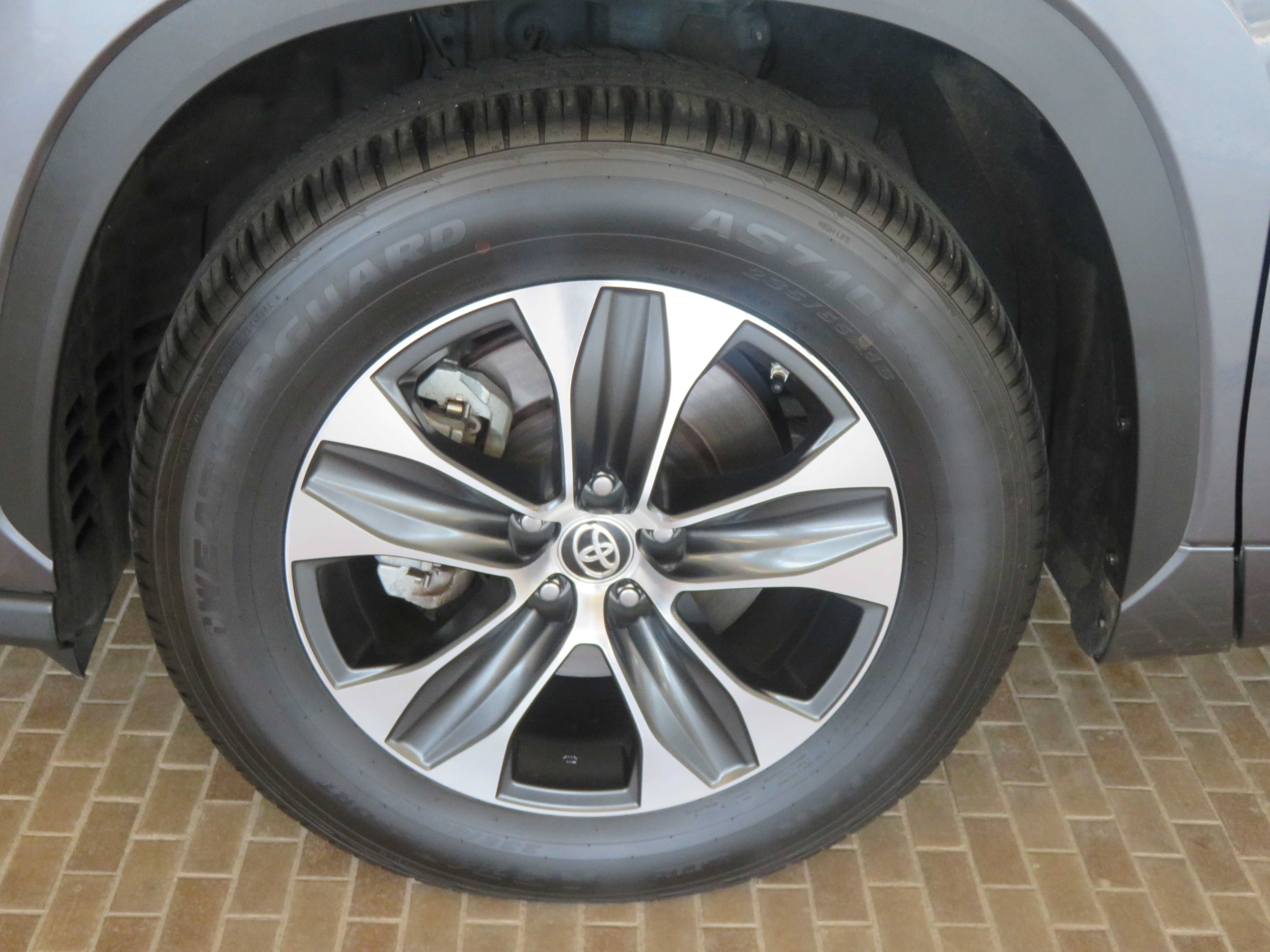 Used 2020 Toyota Highlander XLE FWD image 8