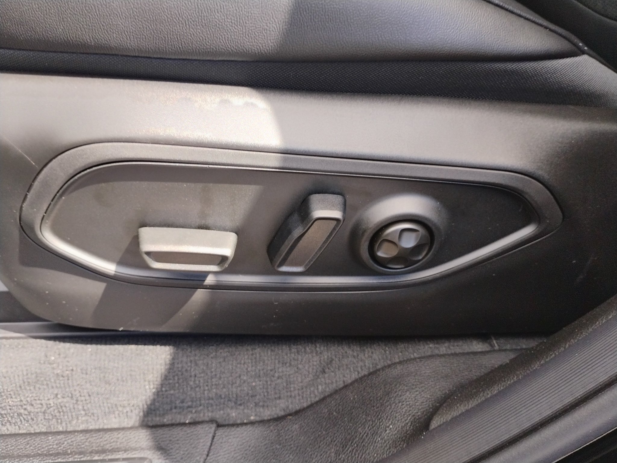 New 2027 Jeep Grand Cherokee Altitude AWD/4WD image 20