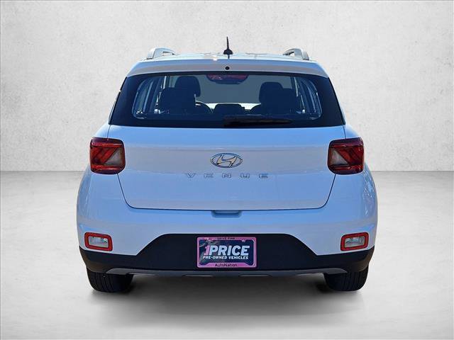 Certified 2025 Hyundai Venue SEL image 7