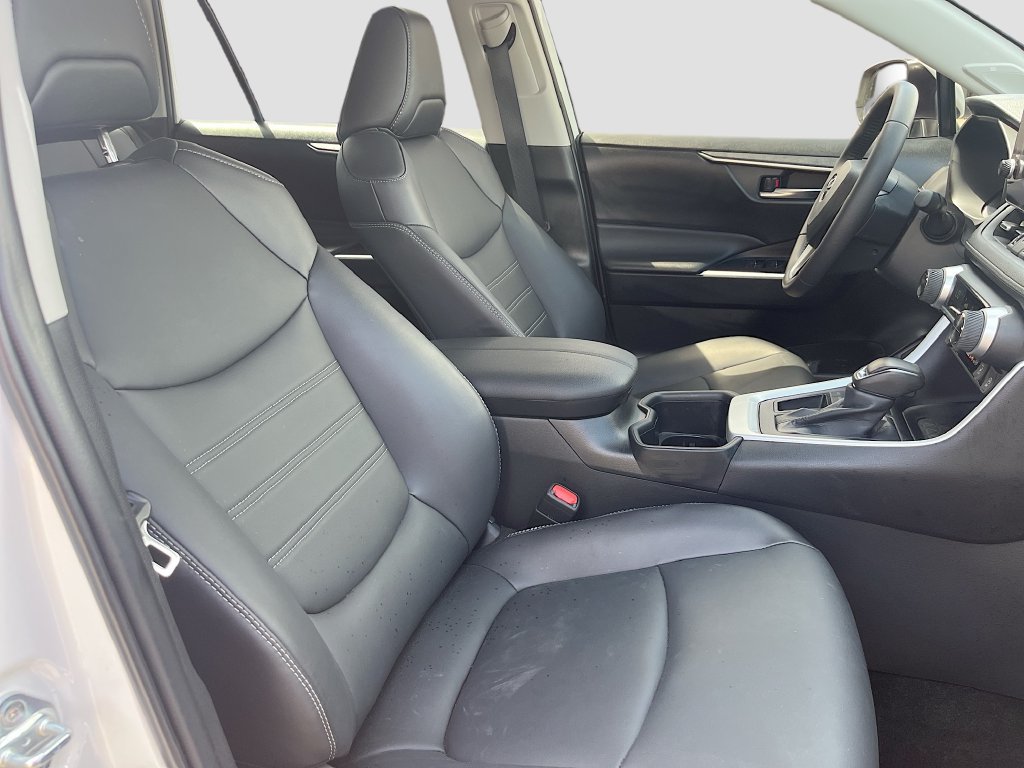 Used 2025 Toyota RAV4 XLE Premium w/ Weather Package FWD image 28