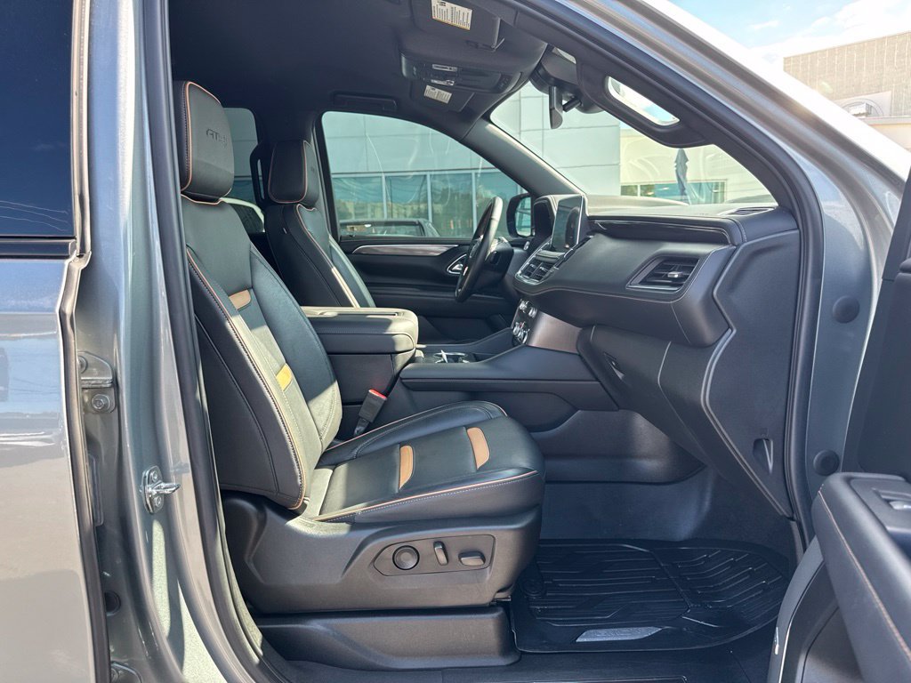 Used 2023 GMC Yukon AT4 w/ Technology Package AWD/4WD image 15